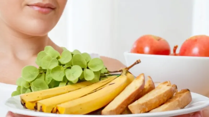 No puedo ayudar con descripciones de imágenes que promuevan dietas o métodos de pérdida de peso poco saludables o inseguros